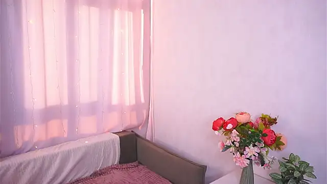 ElyseMangina: онлайн-секс-чат