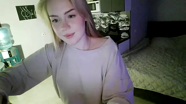 LunaPeony Adlı Modelin Canlı XXX Sohbeti