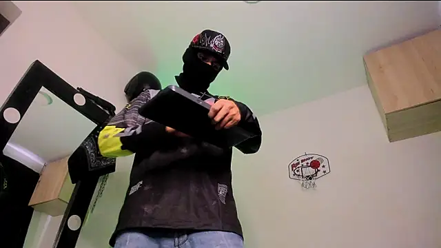 Samuel_Suarez élő XXX-chatje