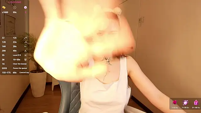 XXX chat uživo modela Elastikisss