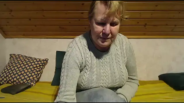 Show modela Nikole111 na web-kameri