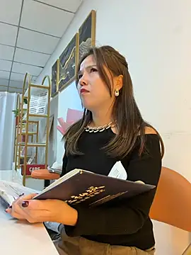 Efangfang 网络视讯表演