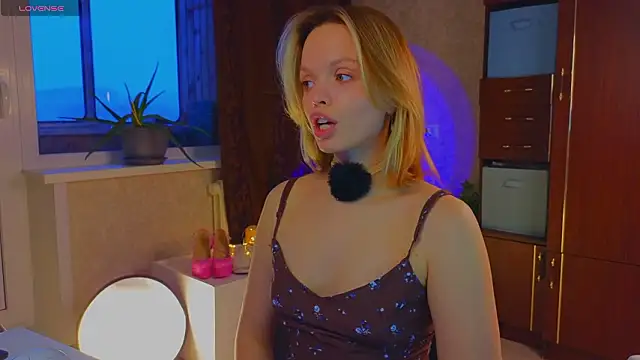 sinteas Adlı Modelin Canlı XXX Sohbeti