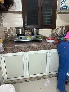 CUTI-NAINA élő XXX-chatje