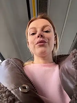 HarrietDart – Naživo XXX chat