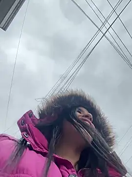 Praga_Pink Adlı Modelin Canlı XXX Sohbeti