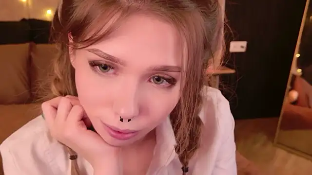 Sierra_Fane élő XXX-chatje