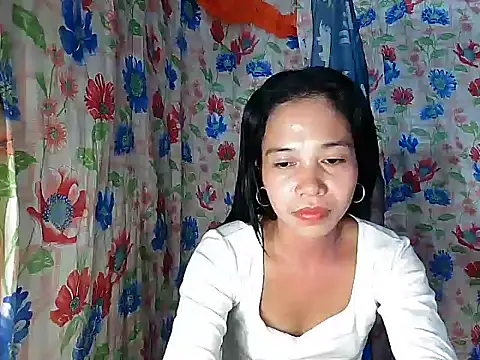 PinaySkinnyGirl Adlı Modelin Canlı XXX Sohbeti