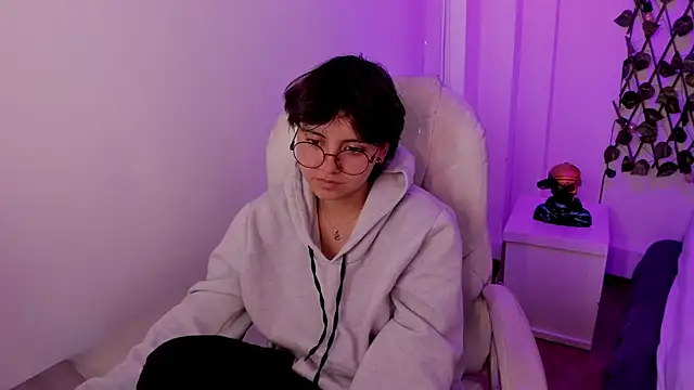 Nathaly_ds Adlı Modelin Canlı XXX Sohbeti