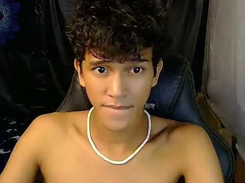 hugekenbigcock: διαδικτυακό σόου στην κάμερα