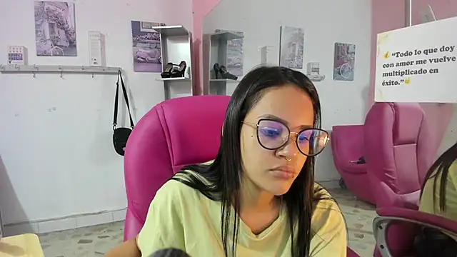 CAMILA--REY 라이브 XXX 채팅