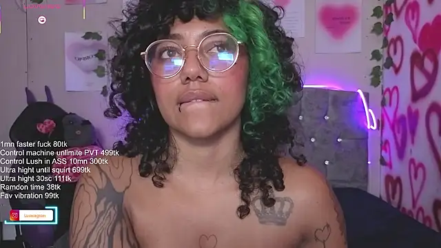 Pertunjukan Kamera Web LuckySwagson