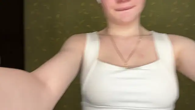 دردشة KarlynGow الجنسية المباشرة