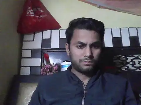 Pokazy przed kamerką – Stubborndesiboy