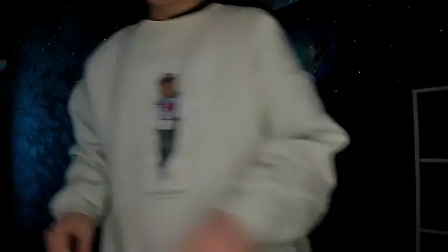 Pokazy przed kamerką – AlexxSweet