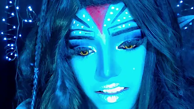 blue_aivee Show Webcam