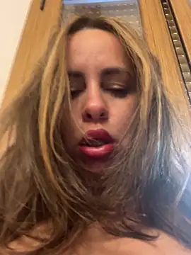 laarti 网络视讯表演