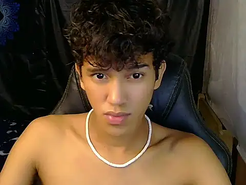 hugekenbigcock Chat XXX live