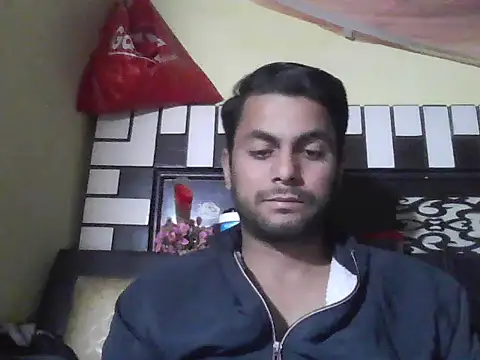 Pokazy przed kamerką – Stubborndesiboy