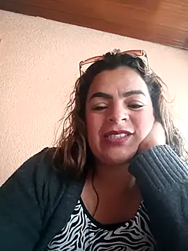 Онлайн чат XXX Mia-Glow