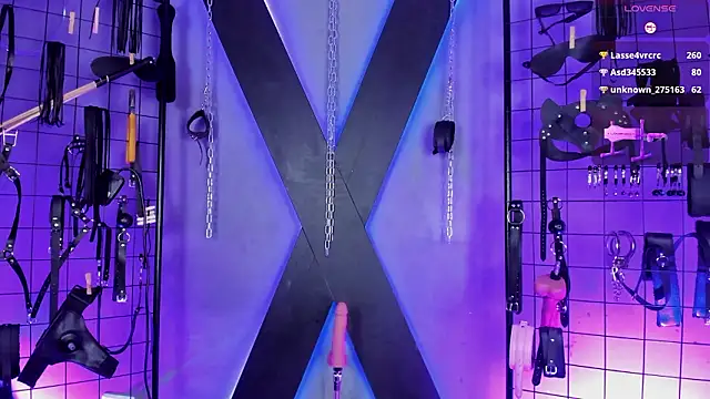 MissKara_Ariana_bdsm: онлайн-секс-чат