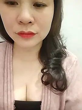 Cogai-nhutnhat élő XXX-chatje