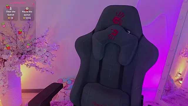 RedRubyMeow Adlı Modelin Canlı XXX Sohbeti