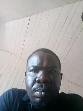 Prikev38452's Live XXX Chat