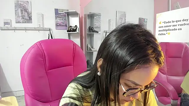 Онлайн чат XXX CAMILA--REY