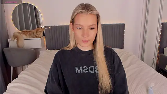 CassieRayssのライブXXXチャット