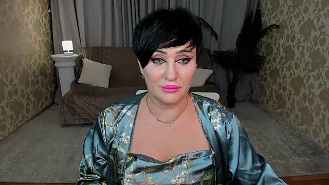 KiraTemptのライブXXXチャット