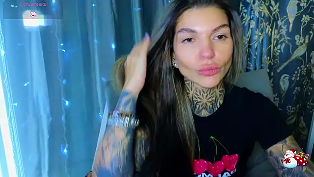 tattooedBabyy élő XXX-chatje