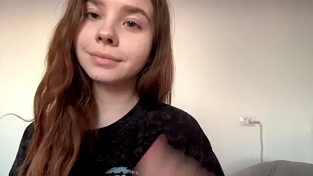 EhtelBiondi élő XXX-chatje