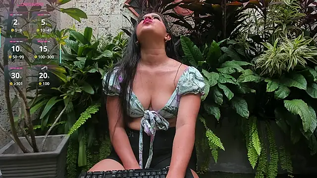 Staarhot's Live XXX Chat