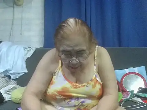 xloverboobsx Show in webcam