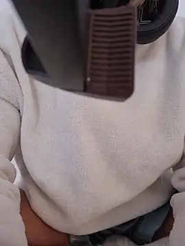 SexyErola27 Adlı Modelin Canlı XXX Sohbeti