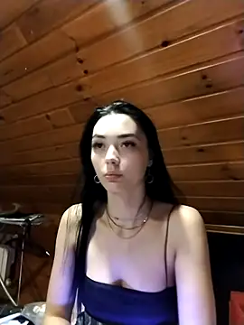 HoTMiA666 Webcam show