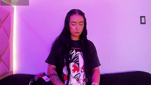 XXX chat uživo modela AntonellaQueenn