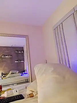 Chat +18 de Nahomycarterr ao vivo