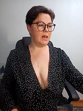 Chat +18 de EllaLove2277 ao vivo