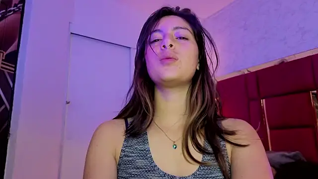 moon_winy: διαδικτυακό σόου στην κάμερα