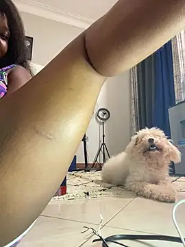 Dellah27 Adlı Modelin Canlı XXX Sohbeti