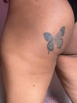 Squirt_Queen_X Adlı Modelin Canlı XXX Sohbeti