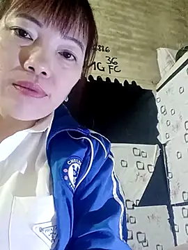 Sana-vn élő XXX-chatje