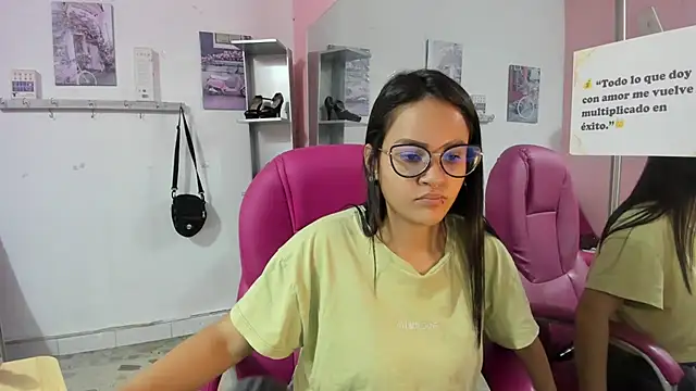 Czat XXX na żywo – CAMILA--REY