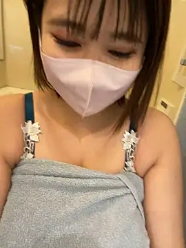 Megu_Melon: διαδικτυακό σόου στην κάμερα