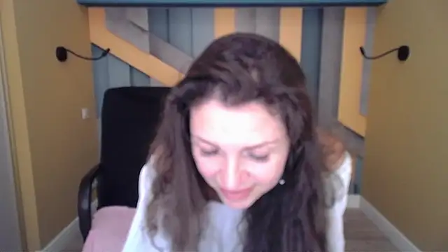 Chatroom XXX en direct de EllaLong