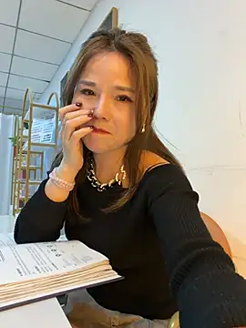 Efangfang 网络视讯表演