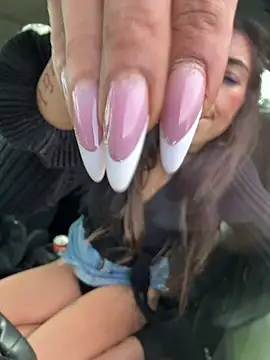 Chatroom XXX en direct de Amani_thewolf