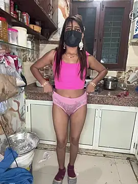 Chat +18 de CUTI-NAINA ao vivo